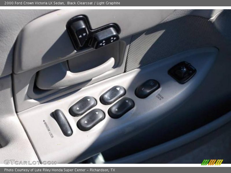 Black Clearcoat / Light Graphite 2000 Ford Crown Victoria LX Sedan