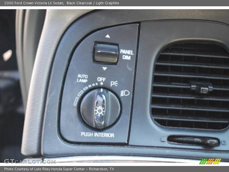 Black Clearcoat / Light Graphite 2000 Ford Crown Victoria LX Sedan