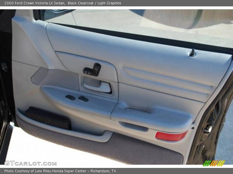 Black Clearcoat / Light Graphite 2000 Ford Crown Victoria LX Sedan