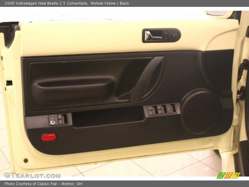 Mellow Yellow / Black 2006 Volkswagen New Beetle 2.5 Convertible