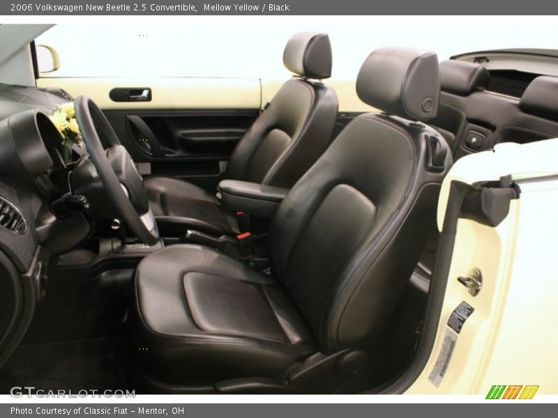 Mellow Yellow / Black 2006 Volkswagen New Beetle 2.5 Convertible