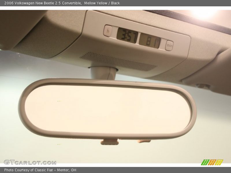 Mellow Yellow / Black 2006 Volkswagen New Beetle 2.5 Convertible