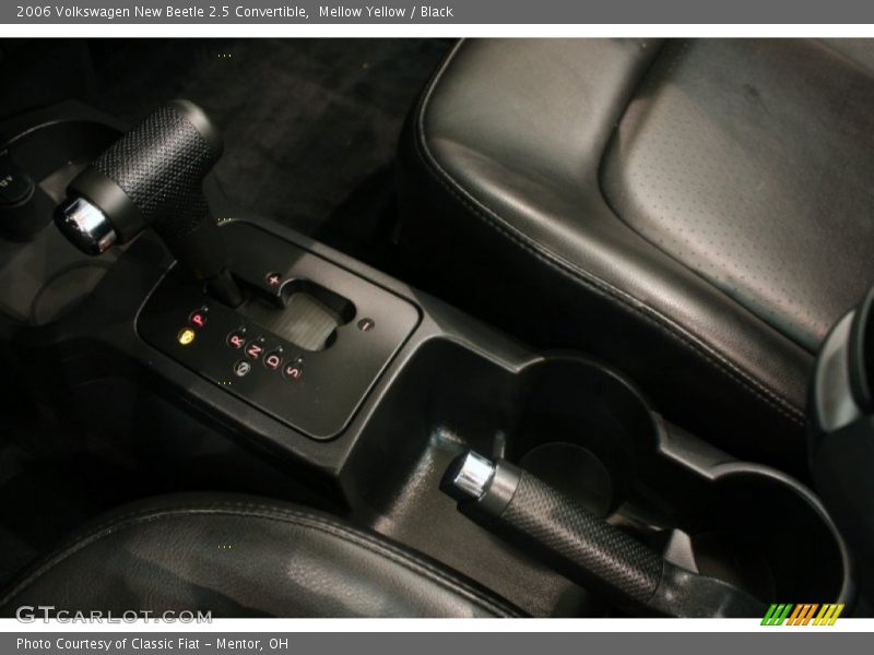Mellow Yellow / Black 2006 Volkswagen New Beetle 2.5 Convertible