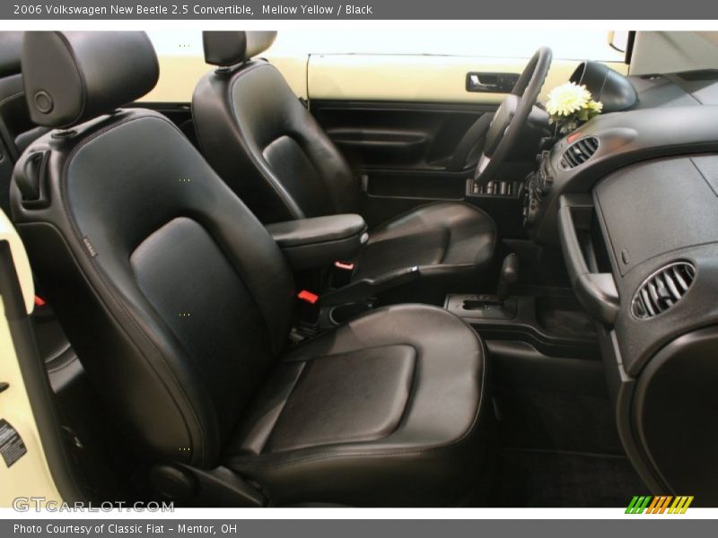 Mellow Yellow / Black 2006 Volkswagen New Beetle 2.5 Convertible