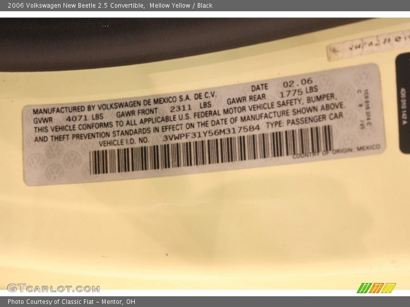 Mellow Yellow / Black 2006 Volkswagen New Beetle 2.5 Convertible