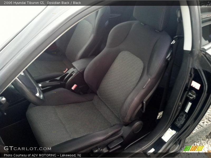 Front Seat of 2006 Tiburon GS