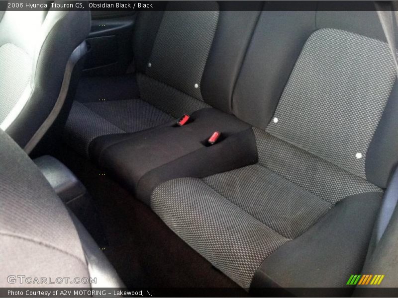 Rear Seat of 2006 Tiburon GS