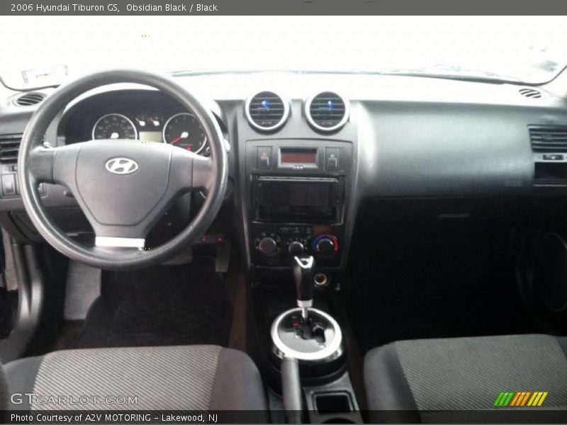 Dashboard of 2006 Tiburon GS
