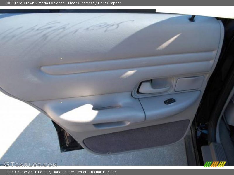 Black Clearcoat / Light Graphite 2000 Ford Crown Victoria LX Sedan