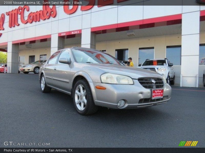 Sunlit Sand Metallic / Black 2000 Nissan Maxima SE
