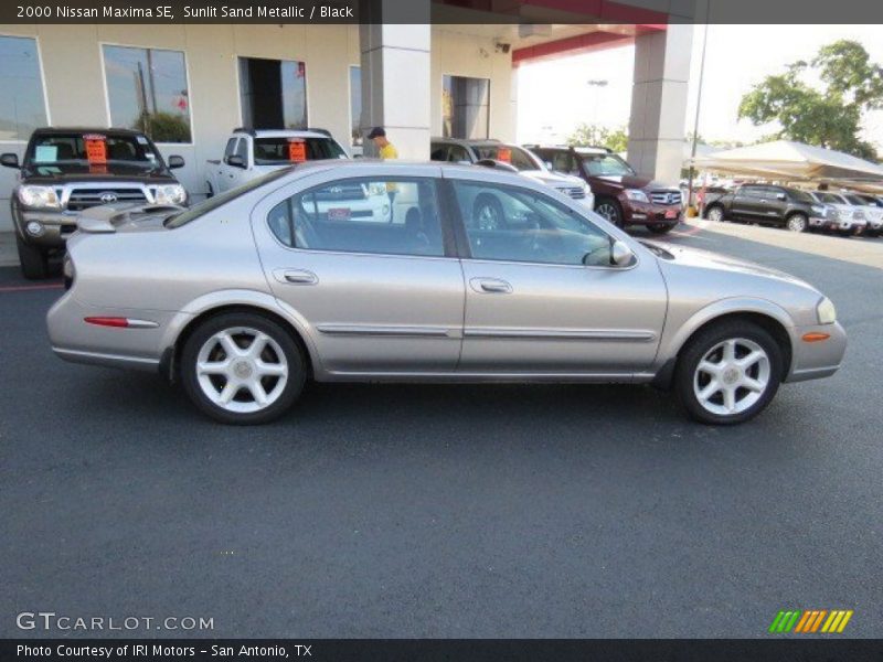 Sunlit Sand Metallic / Black 2000 Nissan Maxima SE