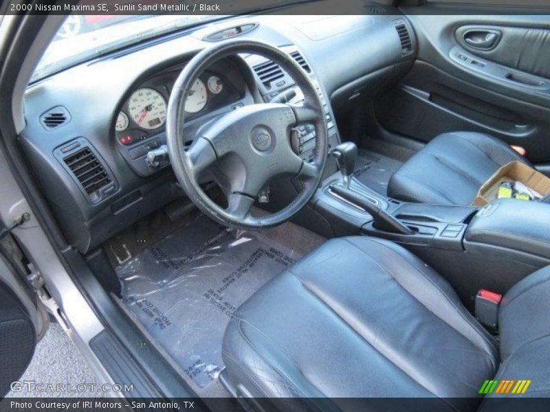 Sunlit Sand Metallic / Black 2000 Nissan Maxima SE