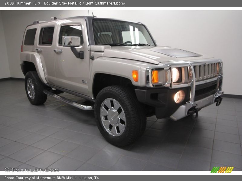 Front 3/4 View of 2009 H3 X