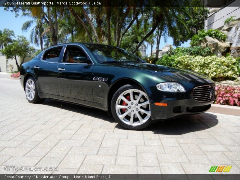 Front 3/4 View of 2006 Quattroporte 
