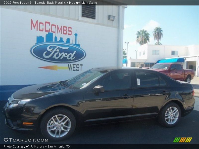Tuxedo Black Metallic / Medium Light Stone 2012 Ford Fusion S