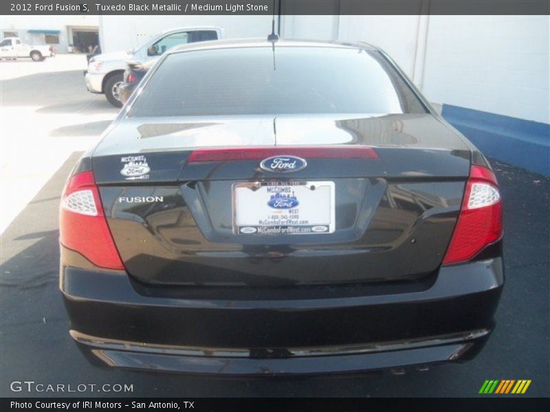 Tuxedo Black Metallic / Medium Light Stone 2012 Ford Fusion S
