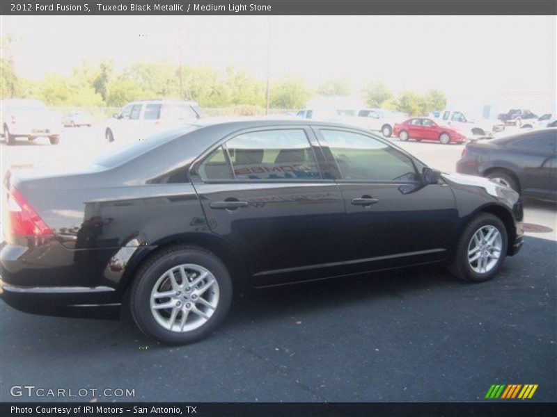 Tuxedo Black Metallic / Medium Light Stone 2012 Ford Fusion S