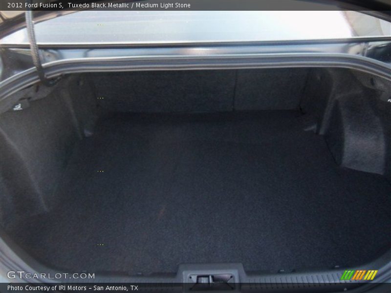Tuxedo Black Metallic / Medium Light Stone 2012 Ford Fusion S