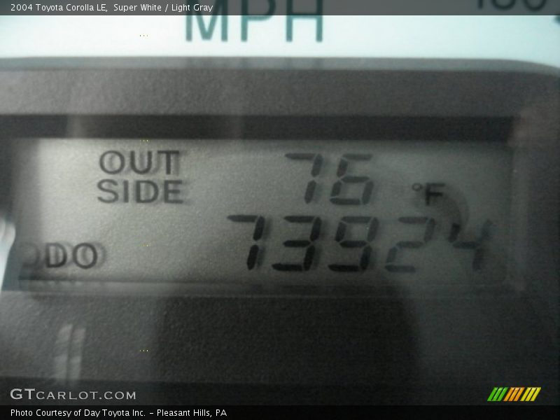 Super White / Light Gray 2004 Toyota Corolla LE