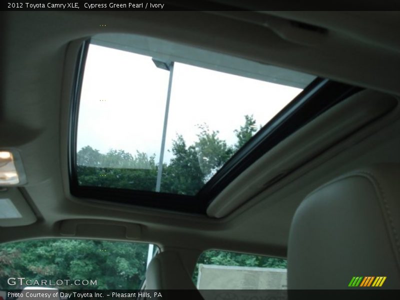 Cypress Green Pearl / Ivory 2012 Toyota Camry XLE