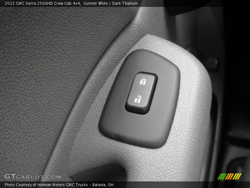 Summit White / Dark Titanium 2013 GMC Sierra 2500HD Crew Cab 4x4