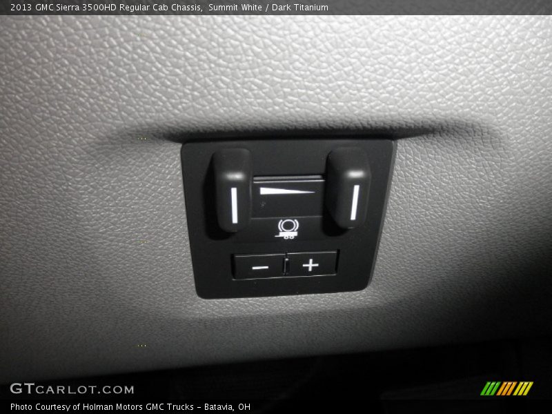 Summit White / Dark Titanium 2013 GMC Sierra 3500HD Regular Cab Chassis