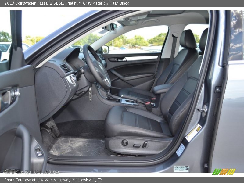 Platinum Gray Metallic / Titan Black 2013 Volkswagen Passat 2.5L SE