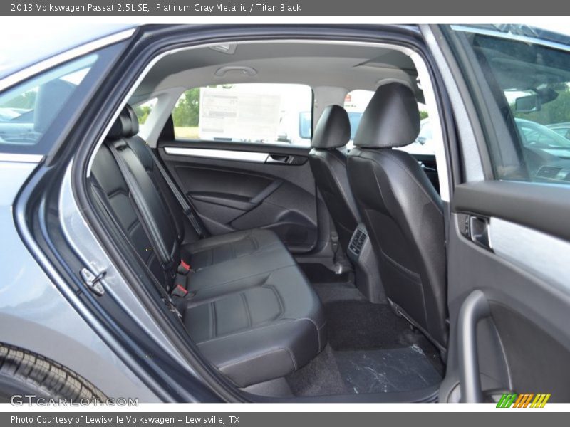 Platinum Gray Metallic / Titan Black 2013 Volkswagen Passat 2.5L SE