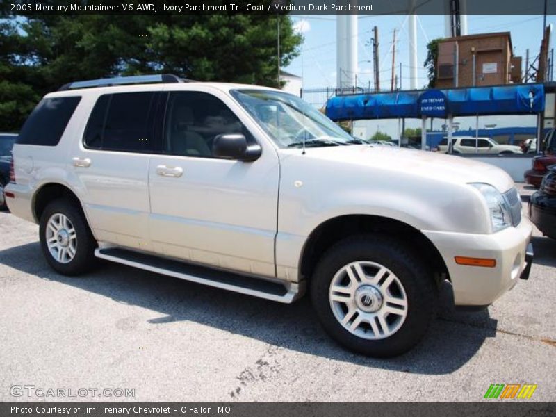 Ivory Parchment Tri-Coat / Medium Dark Parchment 2005 Mercury Mountaineer V6 AWD