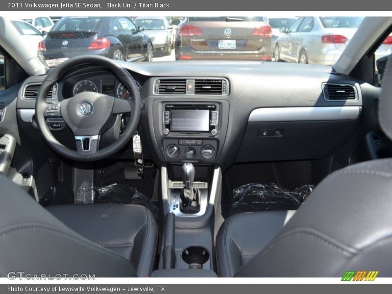Black Uni / Titan Black 2013 Volkswagen Jetta SE Sedan