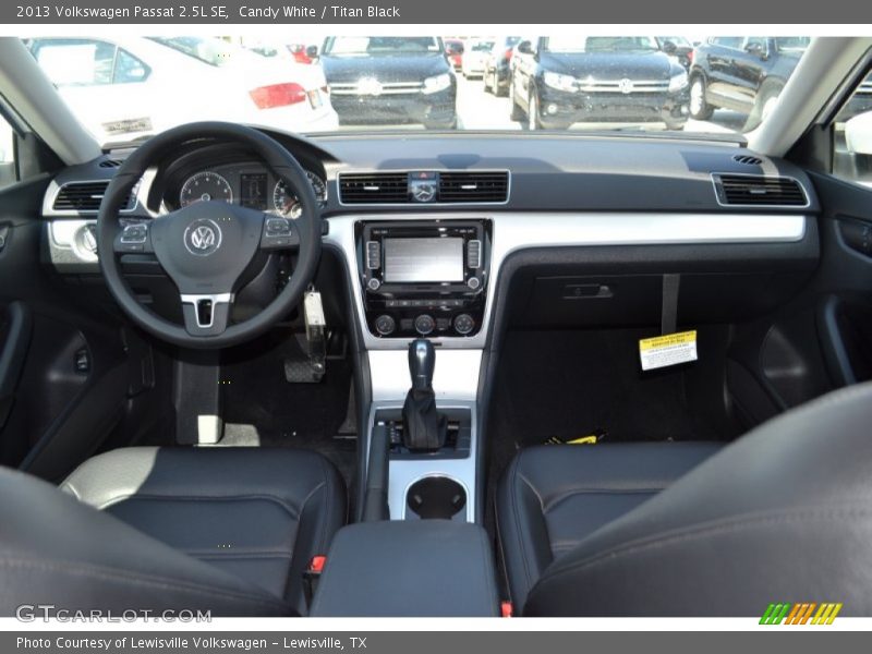 Candy White / Titan Black 2013 Volkswagen Passat 2.5L SE