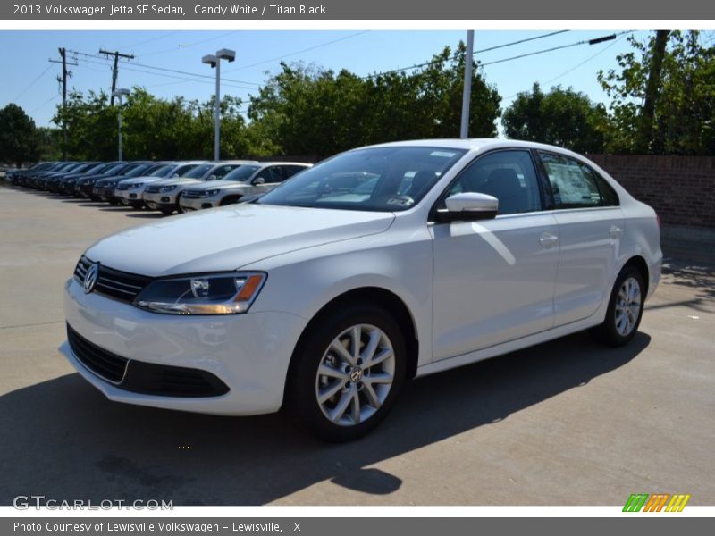 Candy White / Titan Black 2013 Volkswagen Jetta SE Sedan