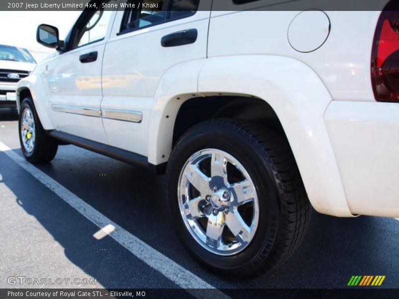 Stone White / Khaki 2007 Jeep Liberty Limited 4x4