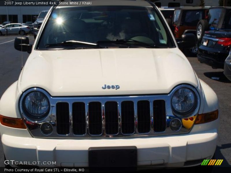Stone White / Khaki 2007 Jeep Liberty Limited 4x4