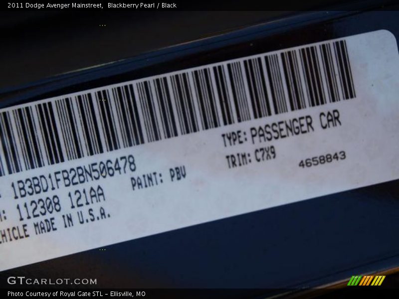 Blackberry Pearl / Black 2011 Dodge Avenger Mainstreet