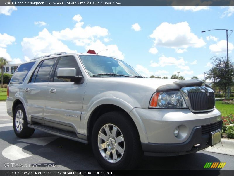 Silver Birch Metallic / Dove Grey 2004 Lincoln Navigator Luxury 4x4