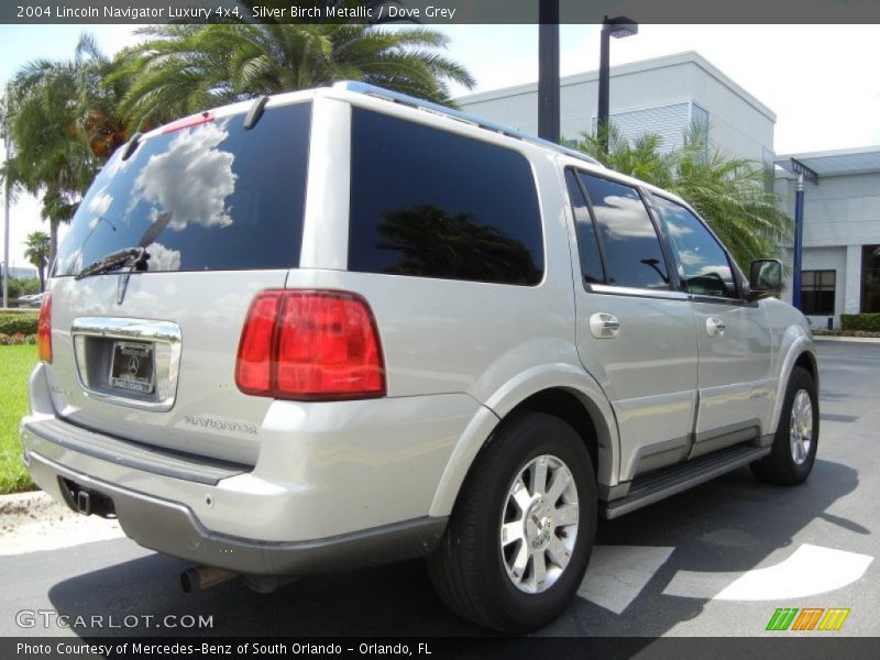 Silver Birch Metallic / Dove Grey 2004 Lincoln Navigator Luxury 4x4