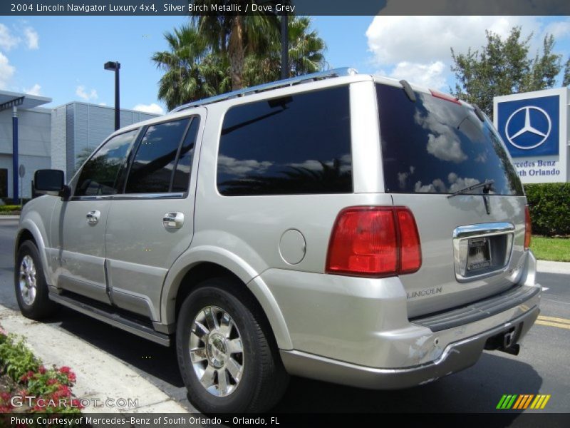 Silver Birch Metallic / Dove Grey 2004 Lincoln Navigator Luxury 4x4
