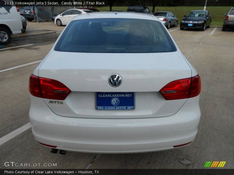 Candy White / Titan Black 2013 Volkswagen Jetta S Sedan