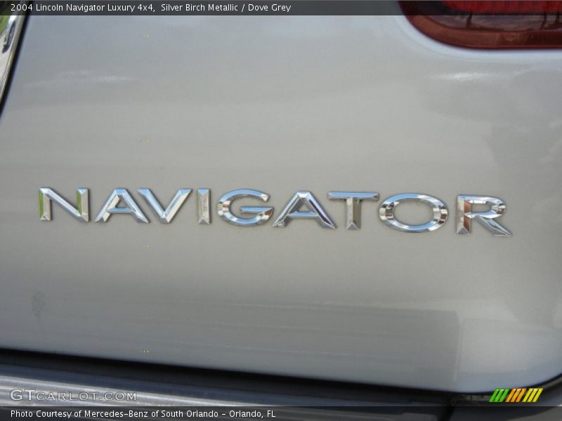 Silver Birch Metallic / Dove Grey 2004 Lincoln Navigator Luxury 4x4