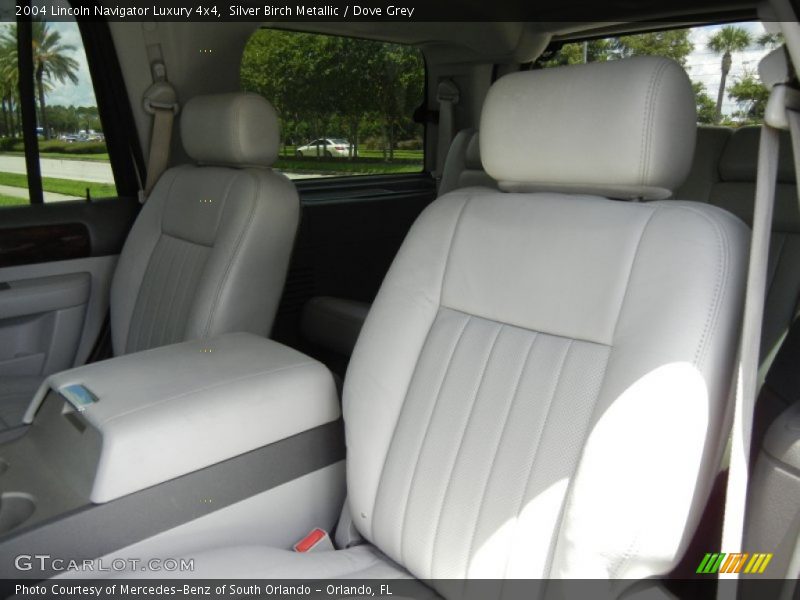Silver Birch Metallic / Dove Grey 2004 Lincoln Navigator Luxury 4x4