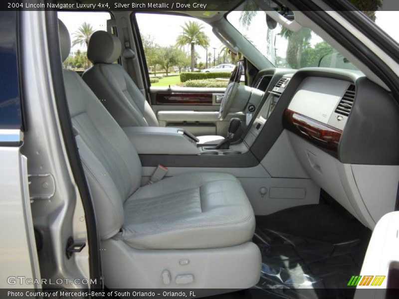Silver Birch Metallic / Dove Grey 2004 Lincoln Navigator Luxury 4x4