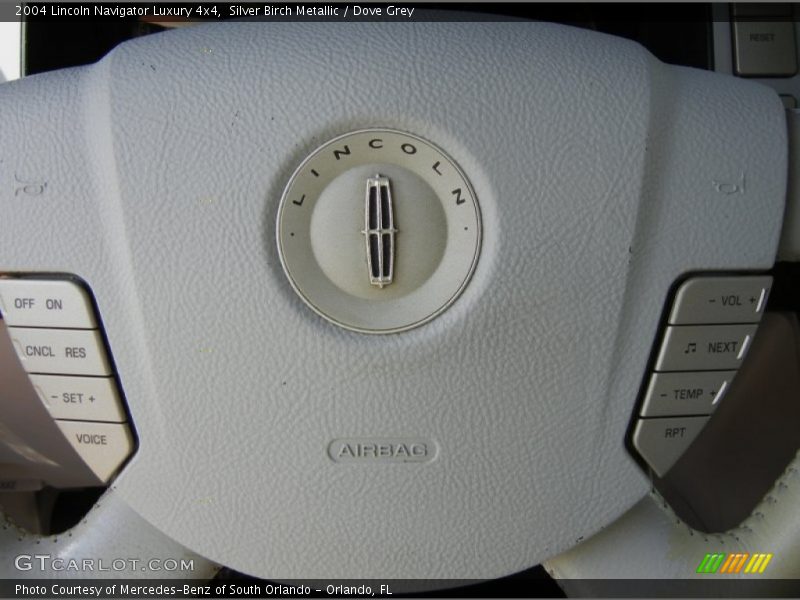 Silver Birch Metallic / Dove Grey 2004 Lincoln Navigator Luxury 4x4