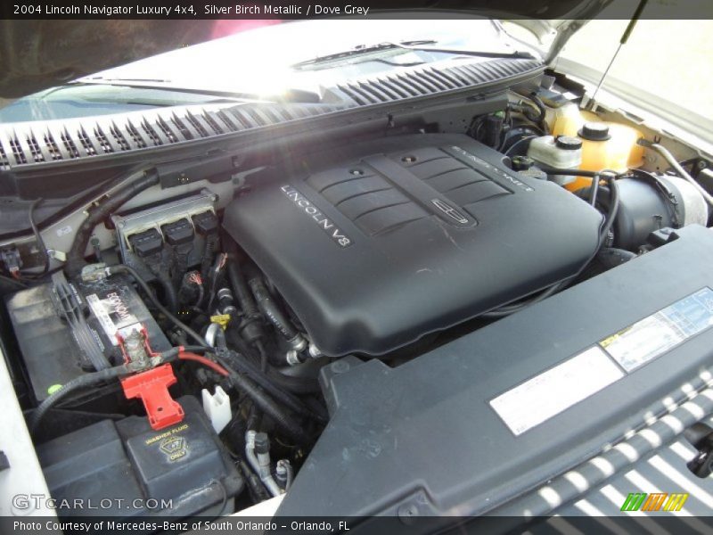 Silver Birch Metallic / Dove Grey 2004 Lincoln Navigator Luxury 4x4