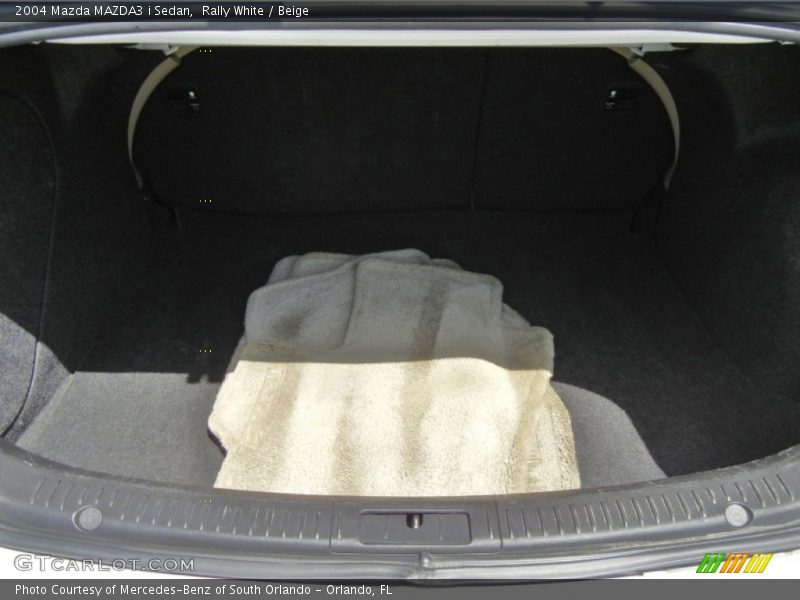 Rally White / Beige 2004 Mazda MAZDA3 i Sedan