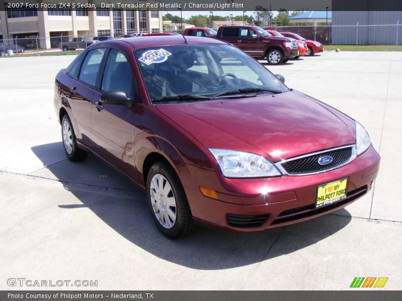 Dark Toreador Red Metallic / Charcoal/Light Flint 2007 Ford Focus ZX4 S Sedan