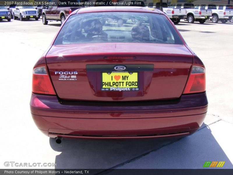 Dark Toreador Red Metallic / Charcoal/Light Flint 2007 Ford Focus ZX4 S Sedan