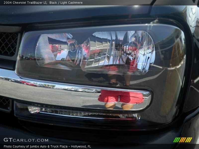 Black / Light Cashmere 2004 Chevrolet TrailBlazer LS