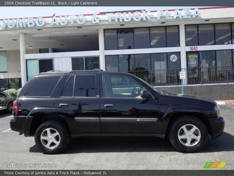 Black / Light Cashmere 2004 Chevrolet TrailBlazer LS