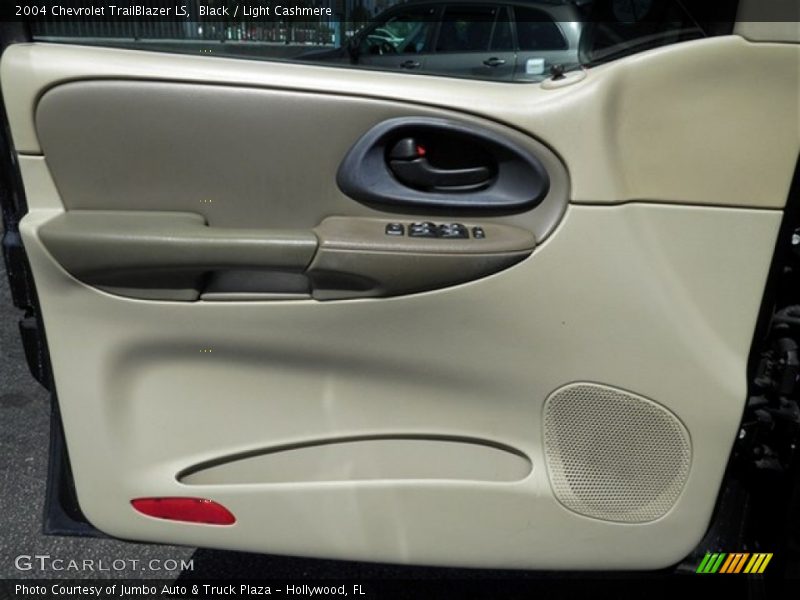 Black / Light Cashmere 2004 Chevrolet TrailBlazer LS